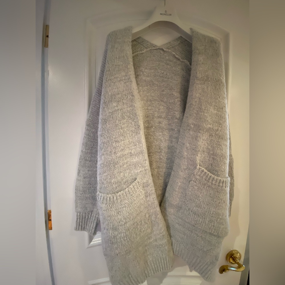 Sweater cardigan from Korea like new